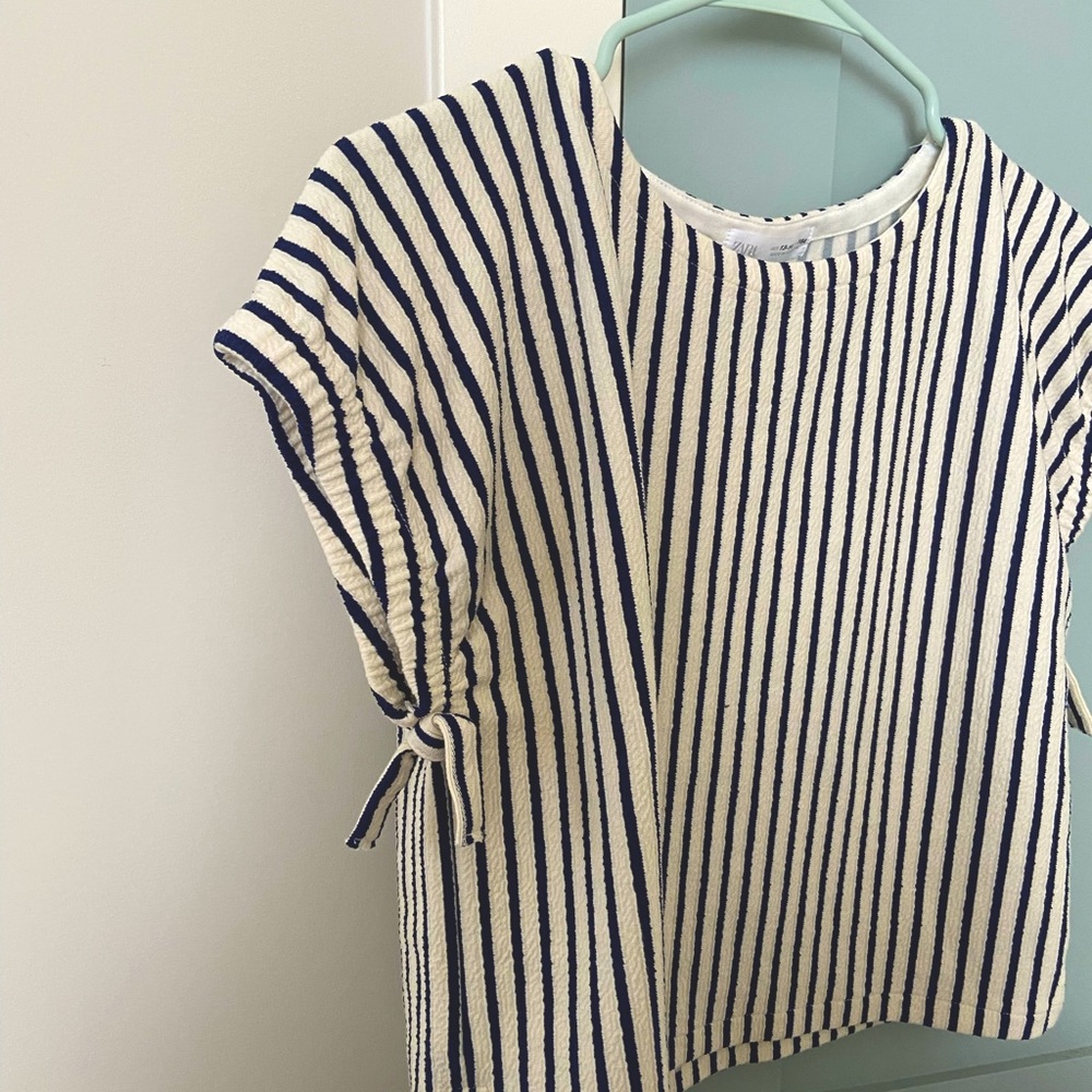 Zara Girls textured navy and white top
